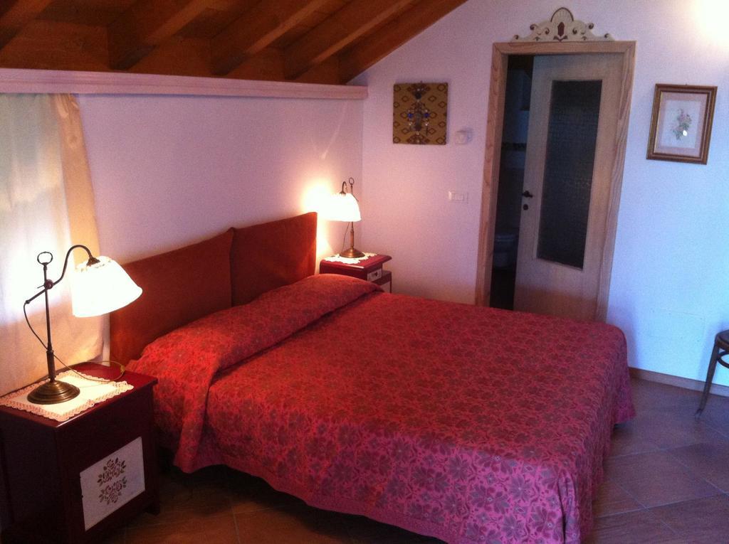 B&B Alba Sul Lago Перджине-Вальсугана Номер фото